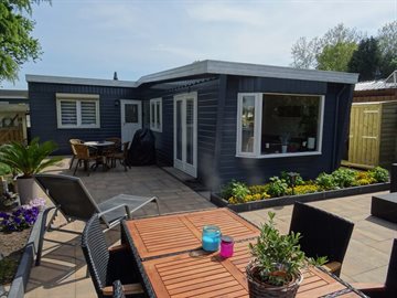 Chalet Comfort voor 4 personen aan het water op park aan de Ijssel